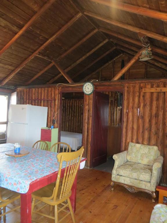 Lake Wolsey Cabins Hotel Gore Bay Exterior photo